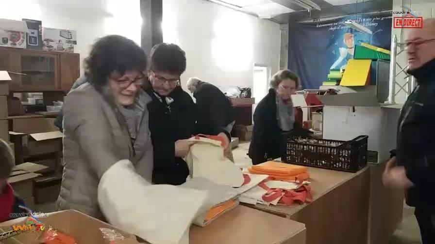 En direct Confection des trousses d accueil avec les ch'tis coureurs - www.caudrevision.fr