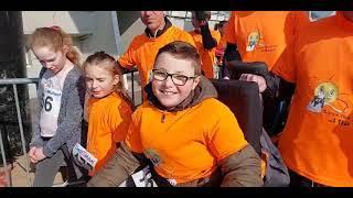 En direct de la course  de la dentelle  course enfants - www.caudrevision.fr